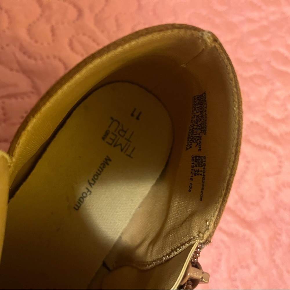 Time and Tru Brown Ankle Boots - Picture 5 of 6